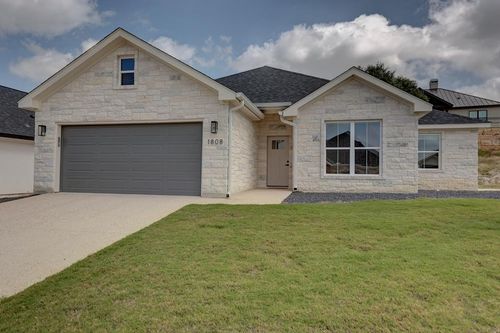 1808 Chateau Ln N, Kerrville, TX, 78028-3955 | Card Image