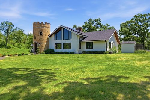 36W461 Binnie Rd, Dundee, IL, 60118-9327 | Card Image