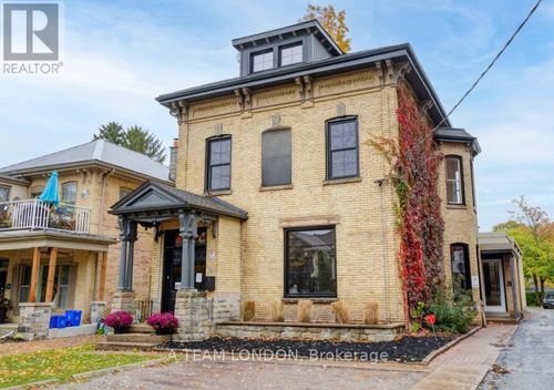 {{alt}} | Card Image