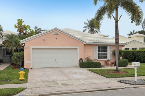 15201 Wilshire Cir S, Pembroke Pines, FL, 33027-2216 | Card Image