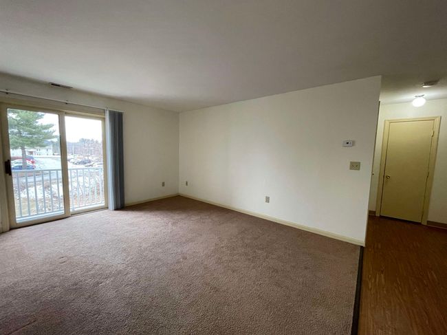 APT-302 - 7 Railroad Ave, Condo with 2 bedrooms, 1 bathrooms and null parking in Derry NH | Image 21