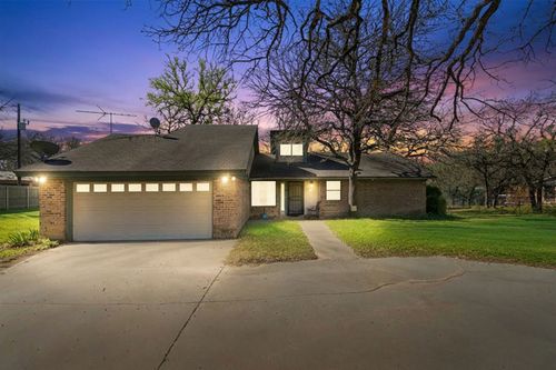 2111 Dorothy Ln, Azle, TX, 76020-2034 | Card Image