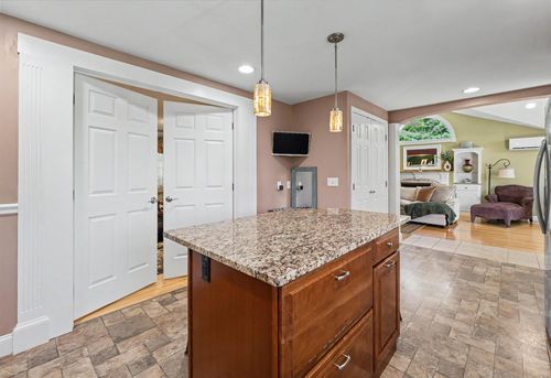 132 Barretts Hill Rd, Hudson, NH, 03051-3524 | Card Image