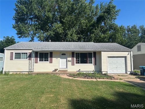 7243 General Sherman Ln, Saint Louis, MO, 63123-2317 | Card Image