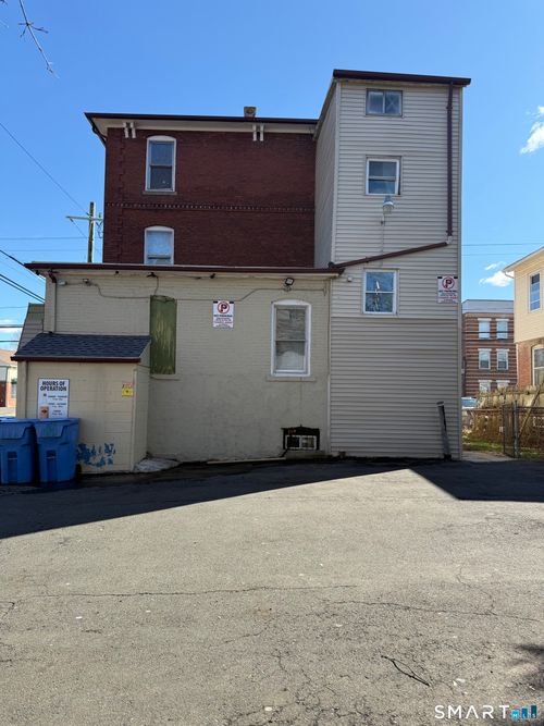 198 Oak St, New Britain, CT, 06051-1285 | Card Image