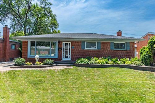 8324 Darlene St, Warren, MI, 48093-2882 | Card Image