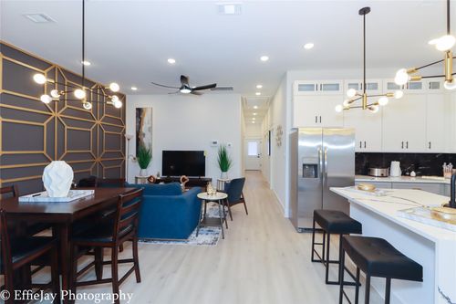 b-4834 Higgins St, Houston, TX, 77033-4112 | Card Image