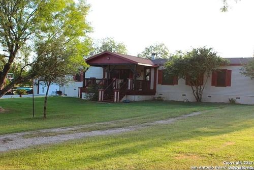 307 Homeridge Dr, La Vernia, TX, 78121-4258 | Card Image
