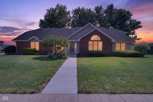 112 Cardinal Dr E, Seymour, IN, 47274-3663 | Card Image