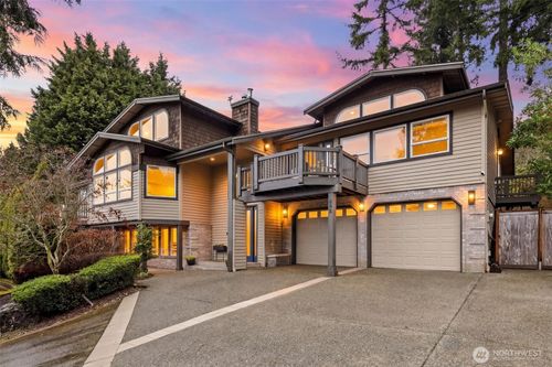 402 Slater St S, Kirkland, WA, 98033-6742 | Card Image