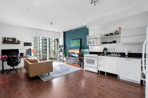 apt-2730-690 Sw 1st Ct, MIAMI, FL, 33130-2929 | Card Image