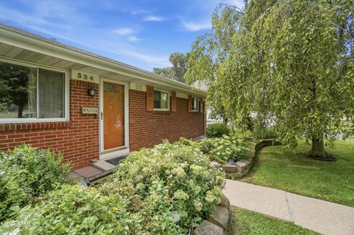 324 Sackett St, Maumee, OH, 43537-2855 | Card Image