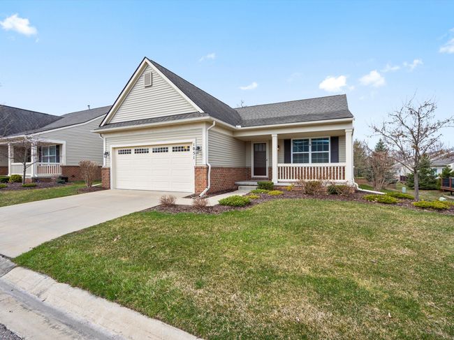 1051 Paddock Ln, Condo with 2 bedrooms, 2 bathrooms and null parking in South Lyon MI | Image 4