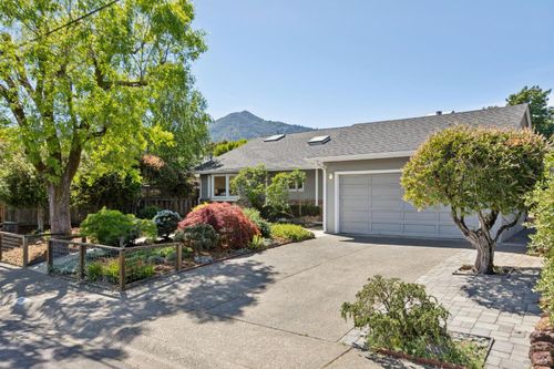85 Berens Dr, Kentfield, CA, 94904-1640 | Card Image