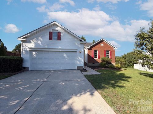 121 Brookstone Dr, Mount Holly, NC, 28120-2811 | Card Image