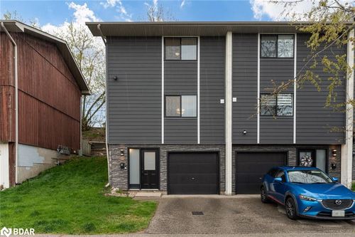 21-135 Chalmers St S, Cambridge, ON, N1R6M2 | Card Image