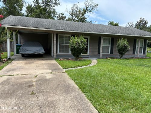 1717 Cherokee St, Pascagoula, MS, 39581-2413 | Card Image