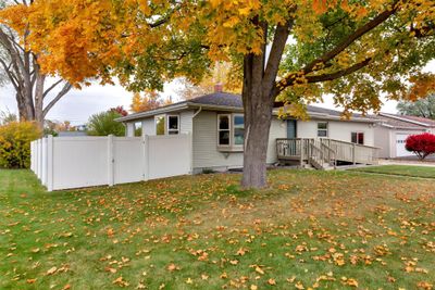 Beautiful shade trees and fall colors | Image 2