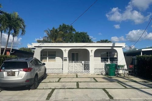 371 Nw 59th Ct, Miami, FL, 33126-4751 | Card Image