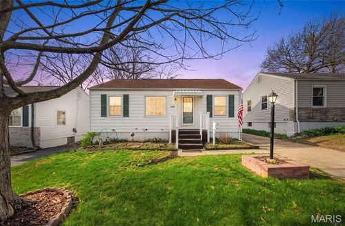 10512 Saint Francis Ln, Saint Ann, MO, 63074-3408 | Card Image