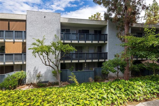 306 - 3602 W Estates Ln, Condo with 2 bedrooms, 2 bathrooms and 2 parking in Rolling Hills Estates CA | Image 6