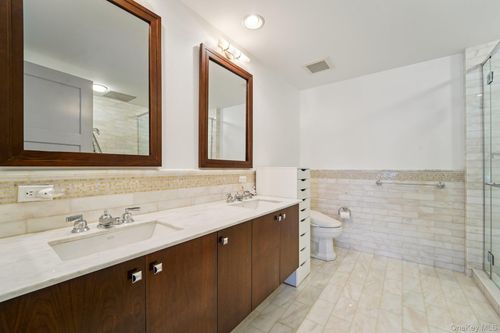 unit-25g-1 Renaissance Sq, White Plains, NY, 10601-3007 | Card Image