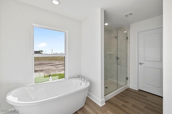 1258 Ne 40 Th St, House other with 4 bedrooms, 3 bathrooms and null parking in CAPE CORAL FL | Image 17