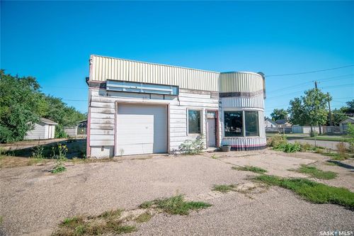 588 8th St E, Prince Albert, SK, S6V0W6 | Card Image