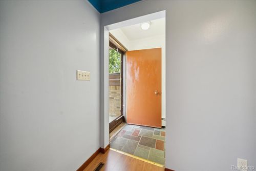 30590 Lorraine Ave, Warren, MI, 48093-2268 | Card Image