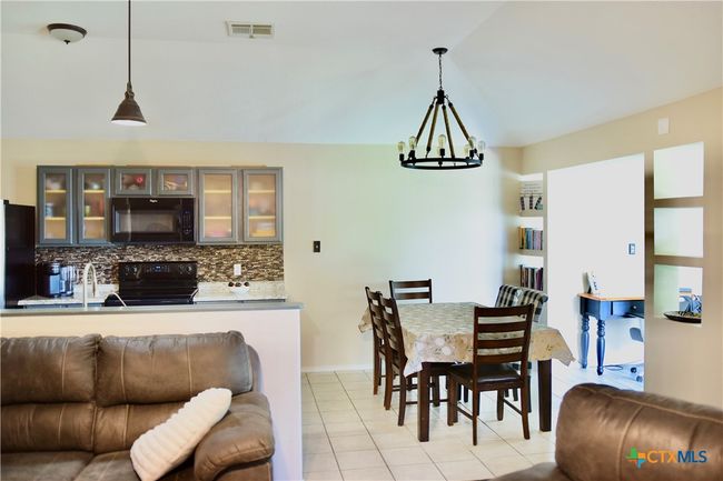 145 Amber Ln, House other with 3 bedrooms, 2 bathrooms and null parking in Jarrell TX | Image 4