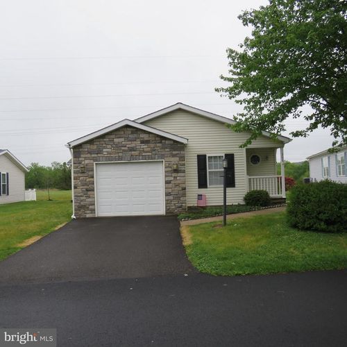 368 Countryside Cir, NEW HOPE, PA, 18938-1605 | Card Image