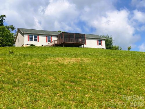 39 Henry White Ln, Leicester, NC, 28748-7788 | Card Image