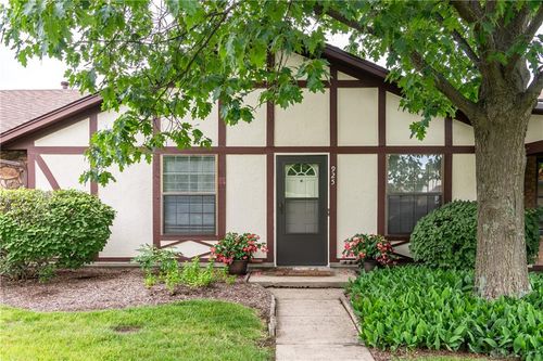 925 Pine Needles Dr, Washingtn Twp, OH, 45458-3332 | Card Image