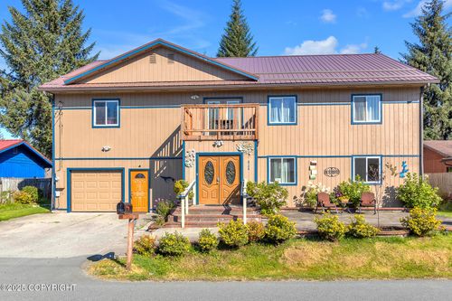 8308 Aspen Ave, Juneau, AK, 99801-8866 | Card Image