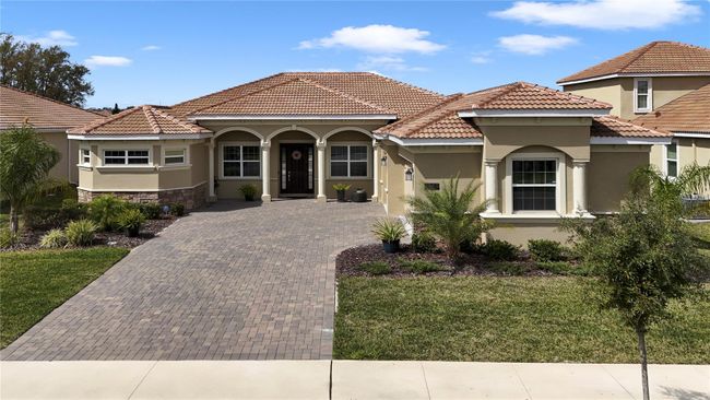 8859 Fallen Oak Drive, House other with 4 bedrooms, 3 bathrooms and null parking in Davenport FL | Image 2
