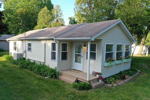 7335 Laurel Rd, Lexington, MI, 48450-8953 | Card Image