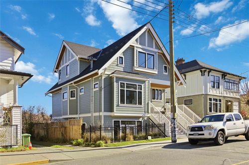 1-1915 Fernwood Rd, Victoria, BC, V8T2Y6 | Card Image