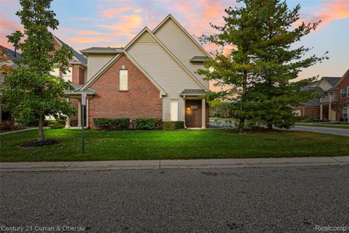 48475 Bridge Way, Canton, MI, 48188-7909 | Card Image