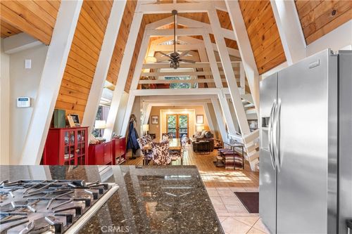 664 Circle Dr, Lake Arrowhead, CA, 92352 | Card Image