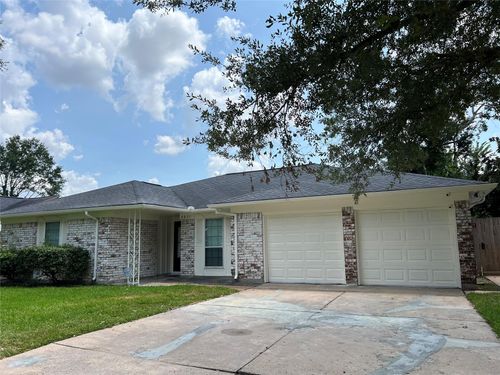 8831 Hendon Ln, Houston, TX, 77036-6711 | Card Image
