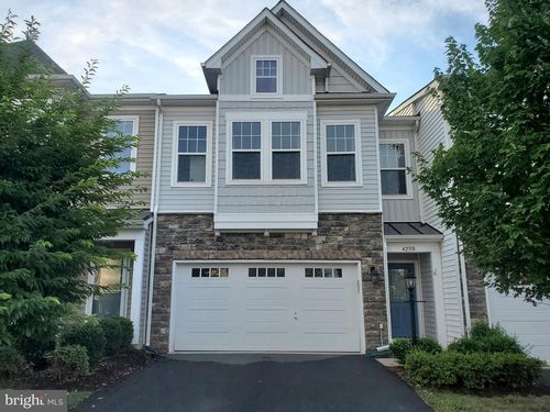 42318 Benfold Sq, BRAMBLETON, VA, 20148-7601 | Card Image