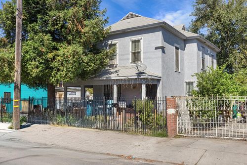 1211 E Main Street, Stockton, CA, 95205 | Card Image