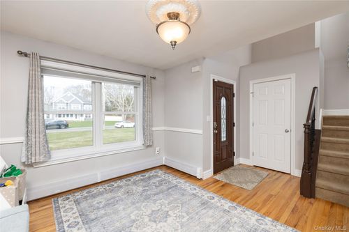 503 Weeks Ave, Manorville, NY, 11949-2044 | Card Image