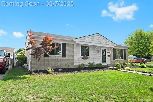 38383 Summers St, Livonia, MI, 48154-4987 | Card Image
