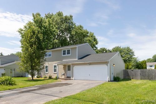 7921 Davis Rd N, Clay, NY, 13041-8623 | Card Image