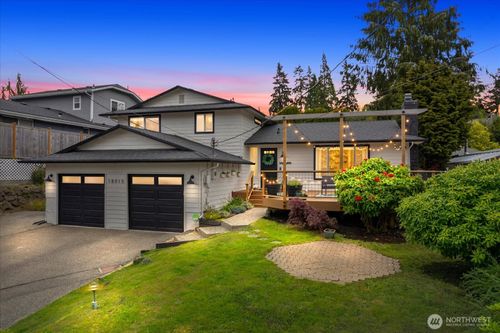 18015 Homeview Dr, Edmonds, WA, 98026-5548 | Card Image