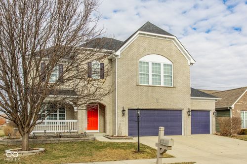 6178 Sugar Maple Dr, Zionsville, IN, 46077-7604 | Card Image