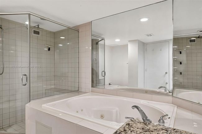 APT-16F - 5600 Collins Ave, Condo with 2 bedrooms, 2 bathrooms and null parking in Miami Beach FL | Image 18