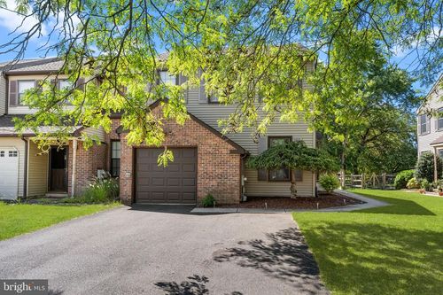227 Parkview Way, NEWTOWN, PA, 18940-1136 | Card Image