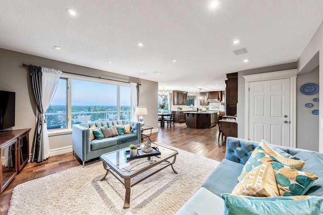 169 Signature Way Sw, House other with 5 bedrooms, 4 bathrooms and 4 parking in Calgary AB | Image 17
